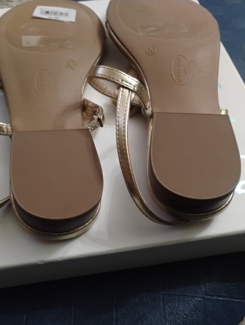 Anne Klein Flavia Iflex Metallic Gold Floral Embellished Thong Sandals Sz 10 NEW - Picture 11 of 16
